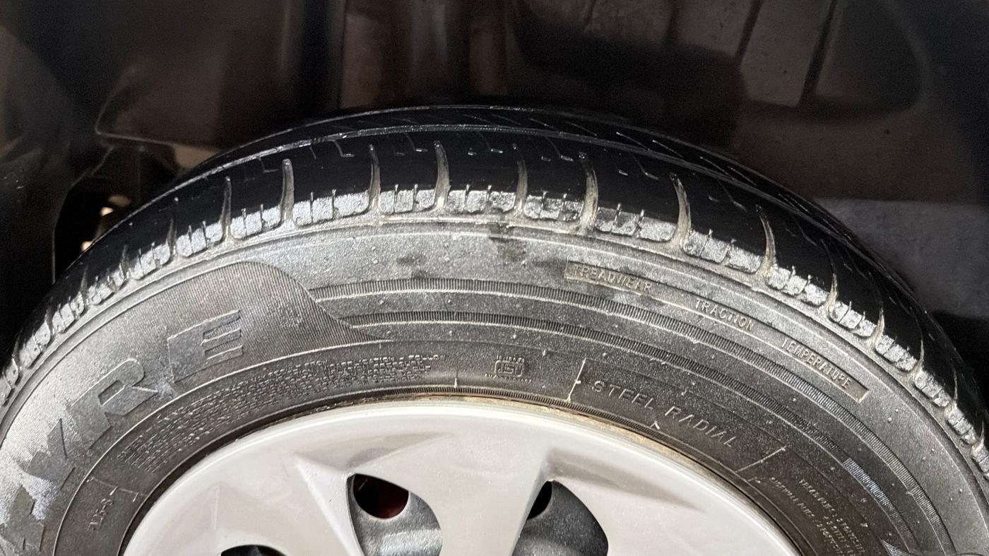 2018 Maruti Swift ZXI, Petrol, Manual, 71,971 km, Right Rear Tyre Tread