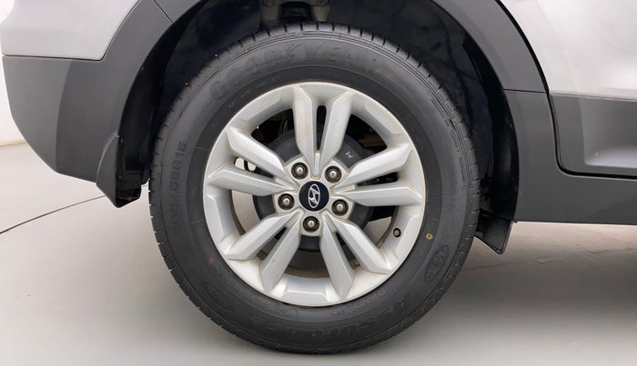 2017 Hyundai Creta SX PLUS 1.6 PETROL, Petrol, Manual, 65,266 km, Right Rear Wheel