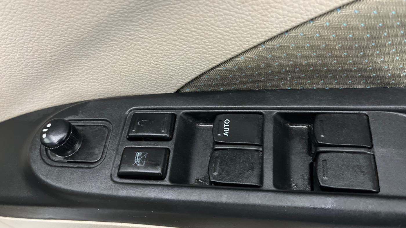 2018 Maruti Celerio ZXI AMT (O), Petrol, Automatic, 39,765 km, Driver Side Door Panels Control