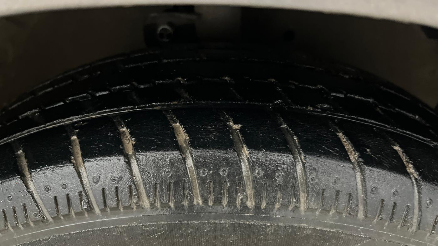 2018 Maruti Celerio ZXI AMT (O), Petrol, Automatic, 39,765 km, Right Front Tyre Tread