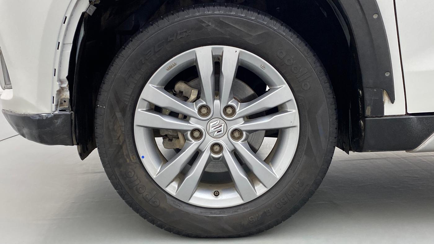 2016 Maruti Vitara Brezza ZDI, Diesel, Manual, 48,477 km, Left Front Wheel
