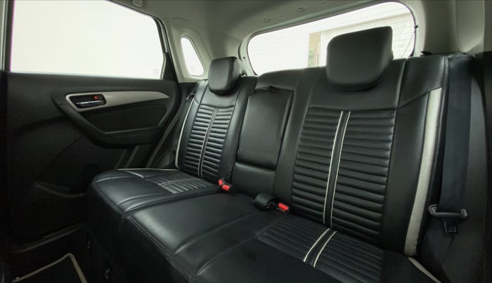 2016 Maruti Vitara Brezza ZDI, Diesel, Manual, 48,477 km, Right Side Rear Door Cabin