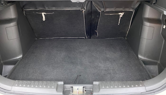 2016 Maruti Vitara Brezza ZDI, Diesel, Manual, 48,477 km, Boot Inside