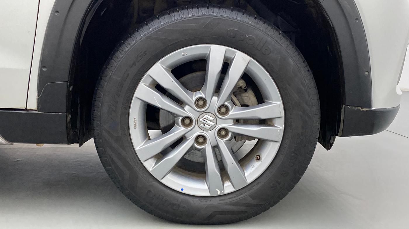 2016 Maruti Vitara Brezza ZDI, Diesel, Manual, 48,477 km, Right Front Wheel
