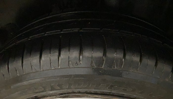 2016 Volkswagen Polo COMFORTLINE 1.2L, Petrol, Manual, 88,927 km, Left Rear Tyre Tread