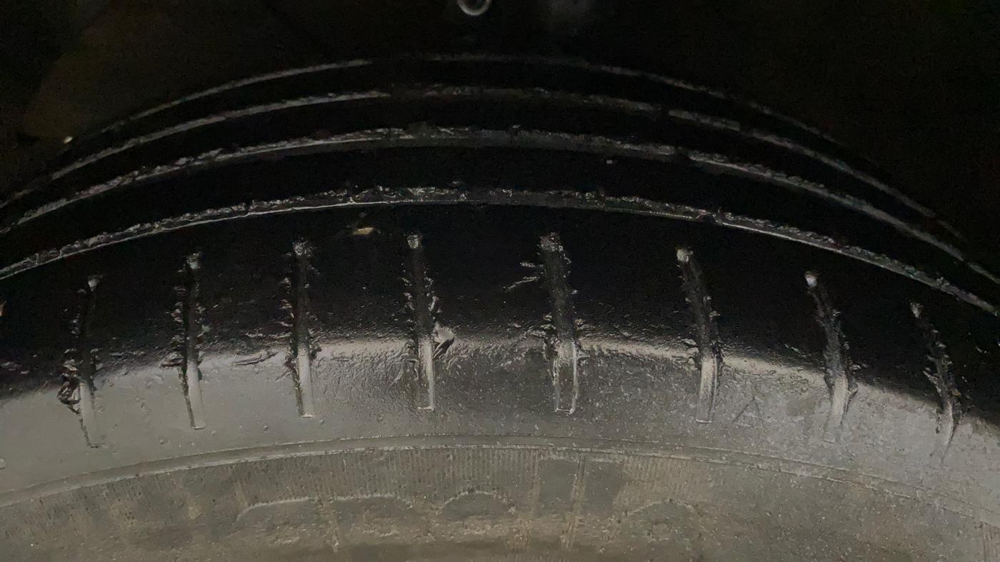 2015 Maruti Baleno ALPHA PETROL 1.2, Petrol, Manual, 52,574 km, Left Front Tyre Tread