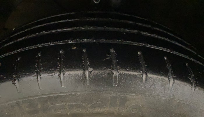 2015 Maruti Baleno ALPHA PETROL 1.2, Petrol, Manual, 52,506 km, Left Front Tyre Tread