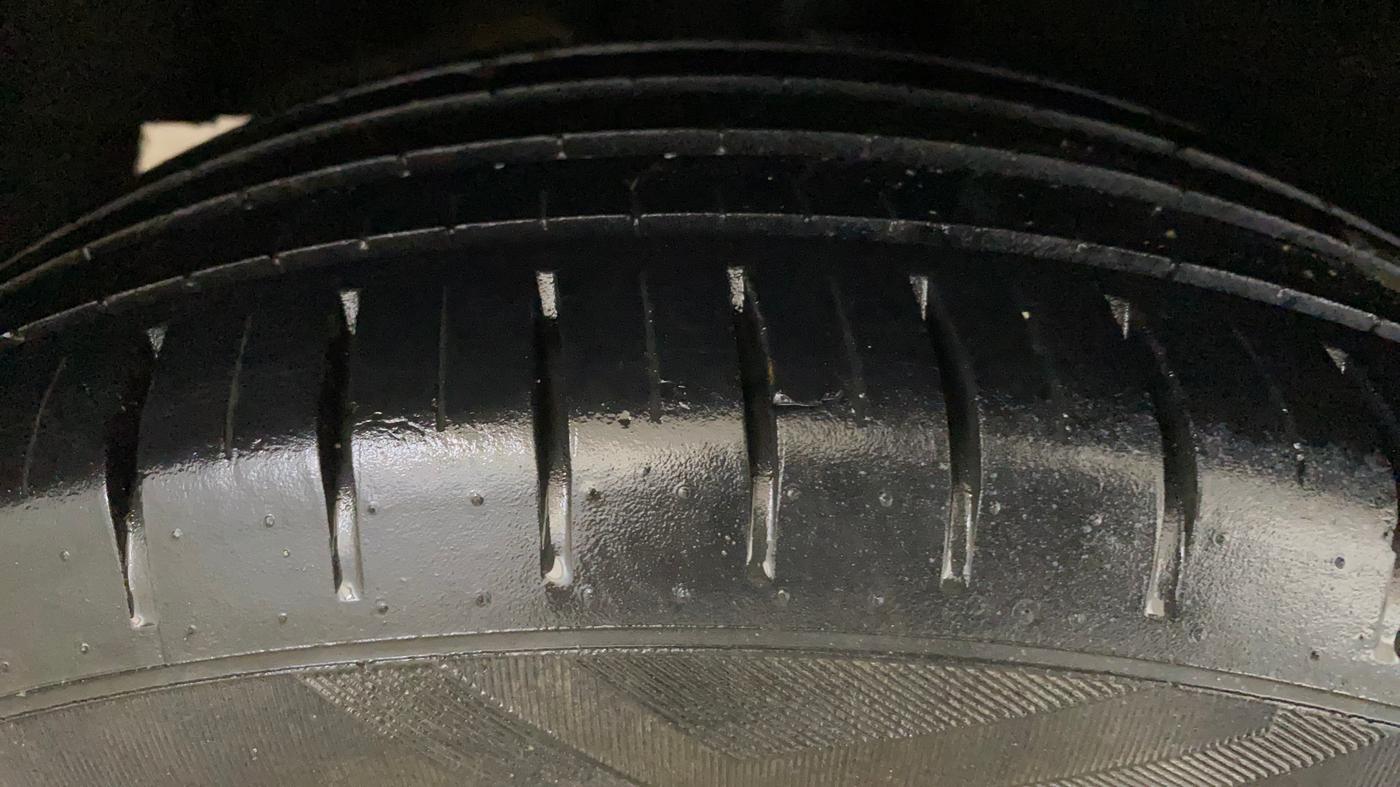 2015 Maruti Baleno ALPHA PETROL 1.2, Petrol, Manual, 52,574 km, Right Rear Tyre Tread