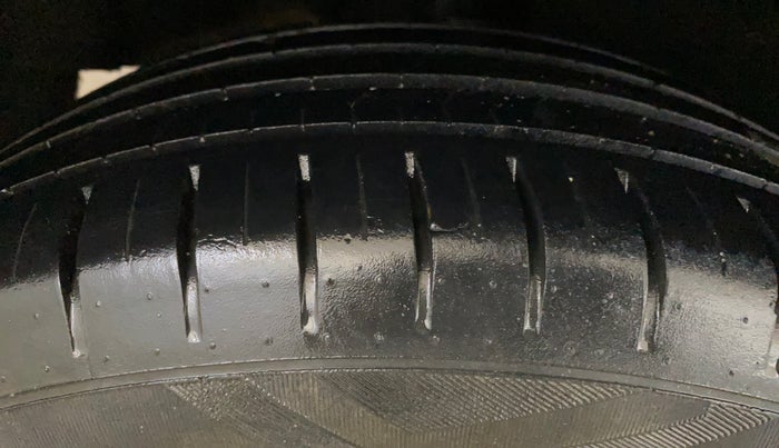 2015 Maruti Baleno ALPHA PETROL 1.2, Petrol, Manual, 52,506 km, Right Rear Tyre Tread