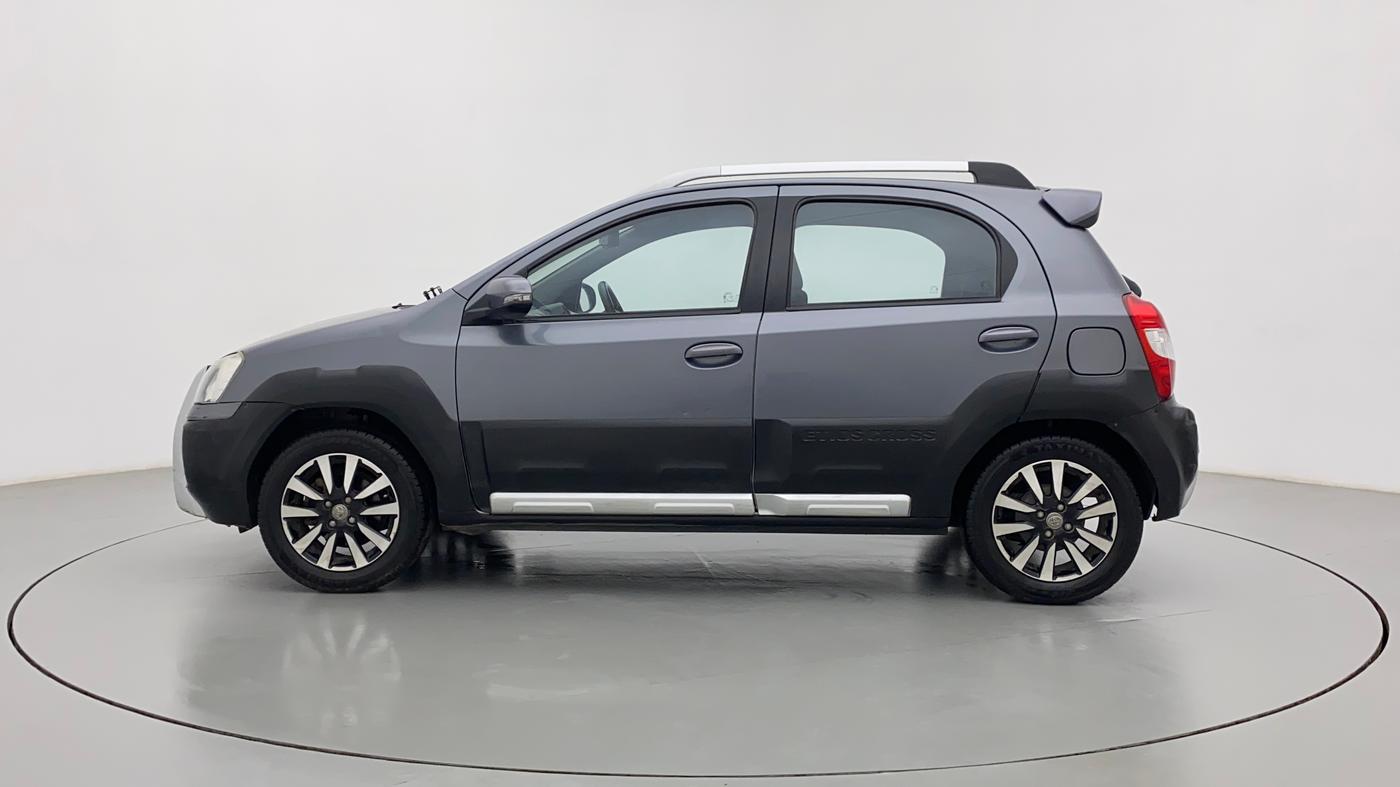 2015 Toyota Etios CROSS 1.2 G, CNG, Manual, 72,070 km, Left Side