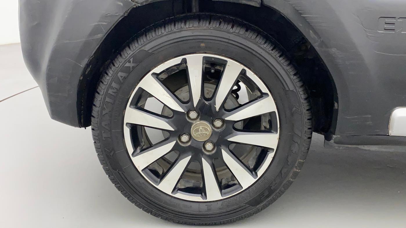 2015 Toyota Etios CROSS 1.2 G, CNG, Manual, 72,070 km, Right Rear Wheel
