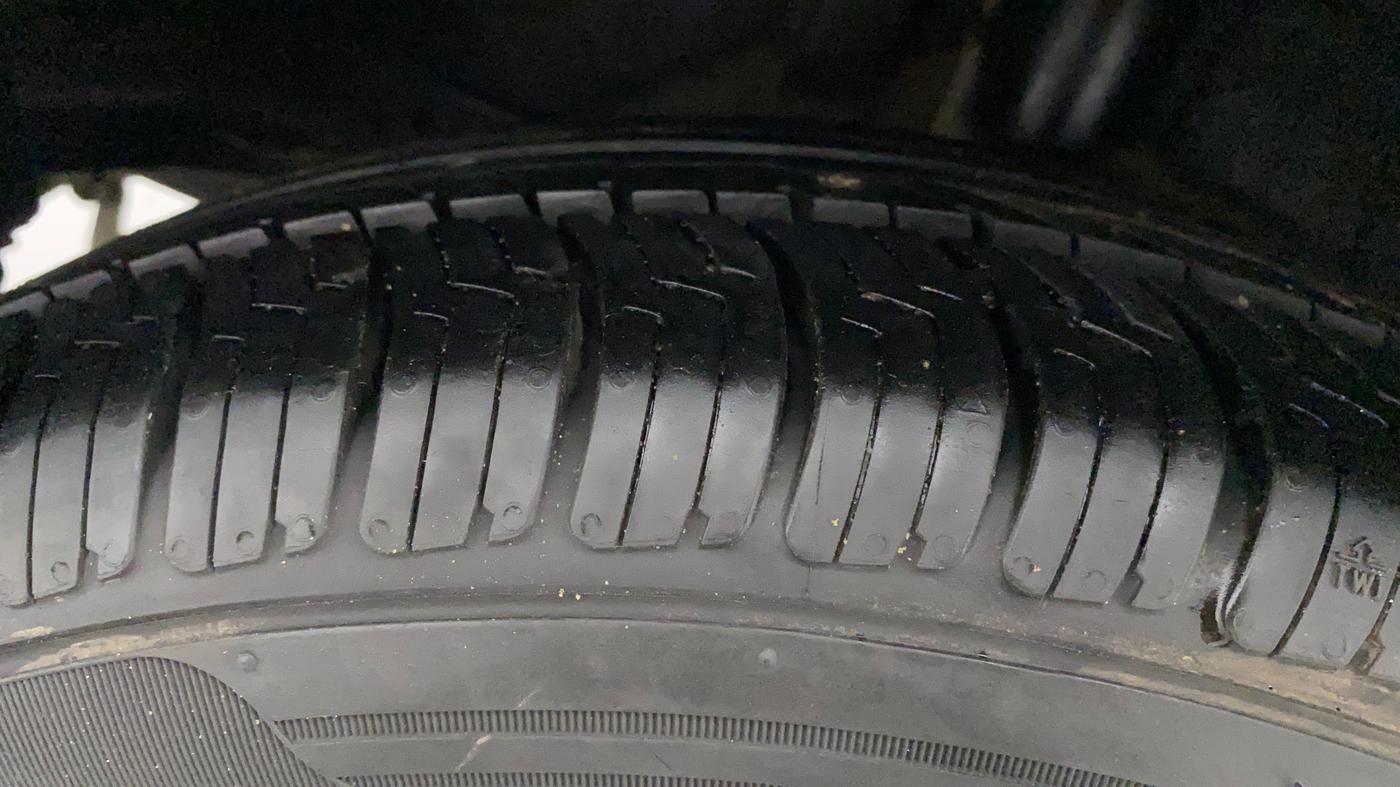 2015 Toyota Etios CROSS 1.2 G, CNG, Manual, 72,070 km, Right Rear Tyre Tread
