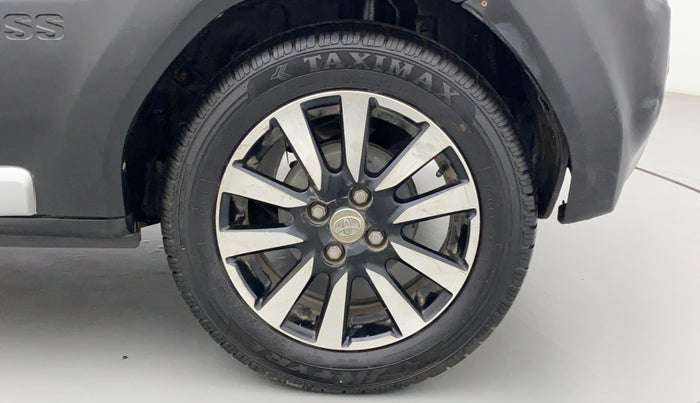 2015 Toyota Etios CROSS 1.2 G, CNG, Manual, 72,070 km, Left Rear Wheel