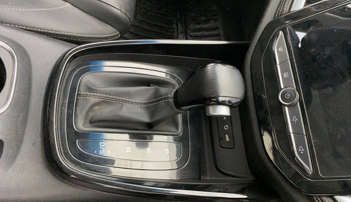 2019 MG HECTOR SMART 1.5 DCT PETROL, Petrol, Automatic, 64,111 km, Gear Lever