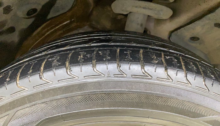 2019 MG HECTOR SMART 1.5 DCT PETROL, Petrol, Automatic, 64,111 km, Right Front Tyre Tread