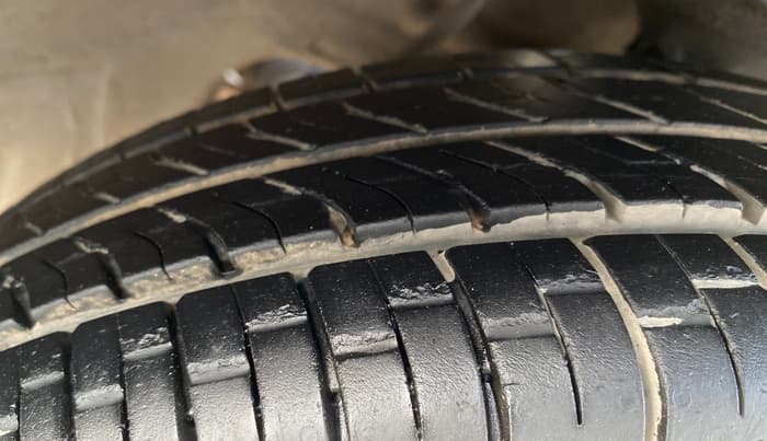 2013 Maruti Alto LX, Petrol, Manual, 55,054 km, Right Front Tyre Tread