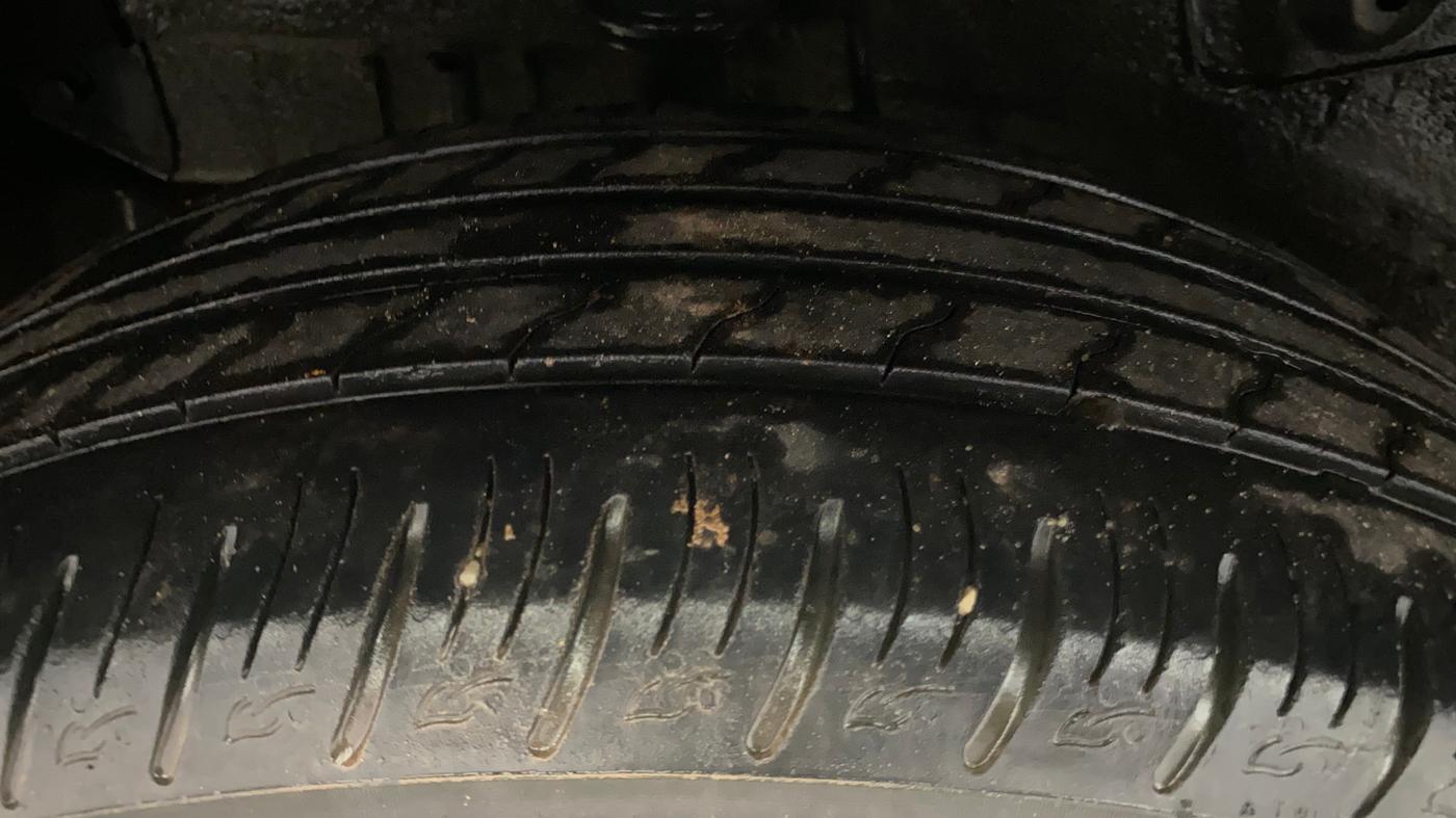 2019 Tata NEXON XZA PLUS PETROL, Petrol, Automatic, 79,696 km, Right Rear Tyre Tread