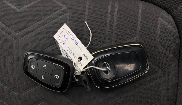 2021 Tata NEXON XZ PLUS PETROL, Petrol, Manual, 92,643 km, Key Close Up