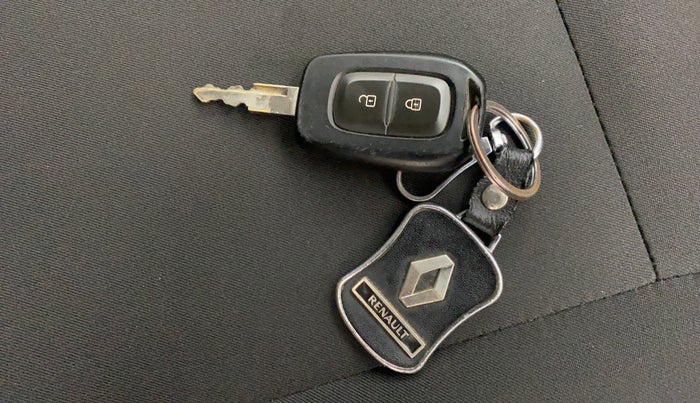 2023 Renault Kwid RXT 1.0 AMT, Petrol, Automatic, 14,561 km, Key Close Up