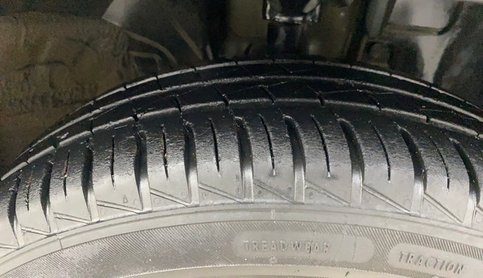 2023 Renault Kwid RXT 1.0 AMT, Petrol, Automatic, 14,561 km, Right Front Tyre Tread