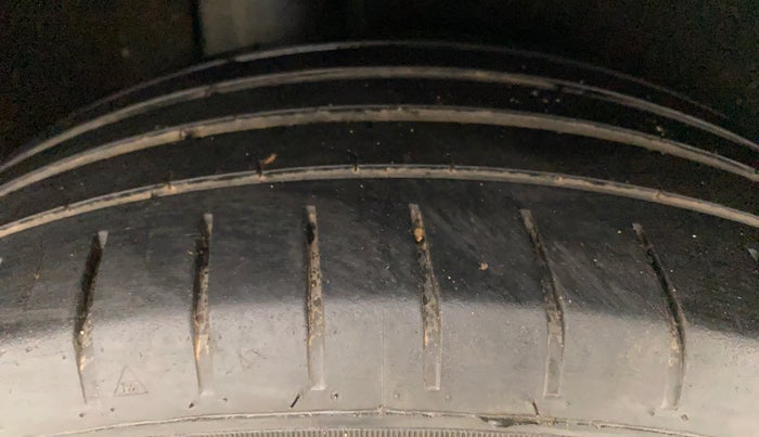2016 Maruti Baleno ZETA PETROL 1.2, Petrol, Manual, 75,743 km, Right Rear Tyre Tread