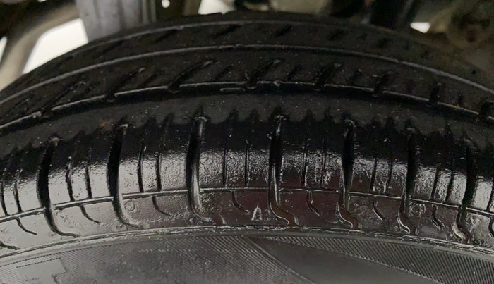 2016 Maruti Alto 800 LXI, Petrol, Manual, 45,166 km, Right Rear Tyre Tread