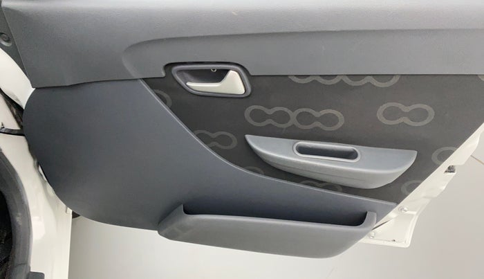 2016 Maruti Alto 800 LXI, Petrol, Manual, 45,166 km, Driver Side Door Panels Control