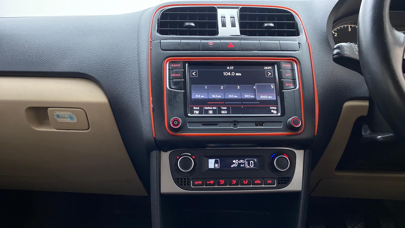 2017 Volkswagen Polo HIGHLINE1.5L DIESEL, Diesel, Manual, 53,218 km, Air Conditioner