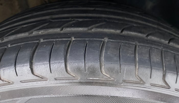 2017 Volkswagen Polo HIGHLINE1.5L DIESEL, Diesel, Manual, 53,218 km, Right Front Tyre Tread