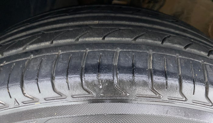 2017 Volkswagen Polo HIGHLINE1.5L DIESEL, Diesel, Manual, 53,218 km, Left Front Tyre Tread