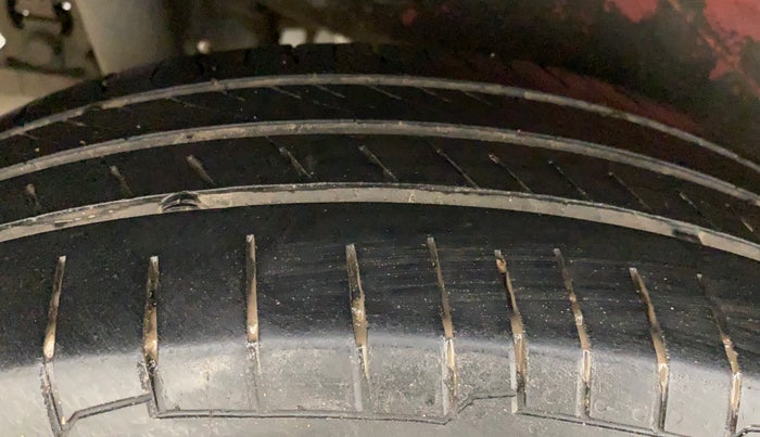 2013 Maruti Wagon R Stingray VXI, Petrol, Manual, 44,576 km, Right Rear Tyre Tread