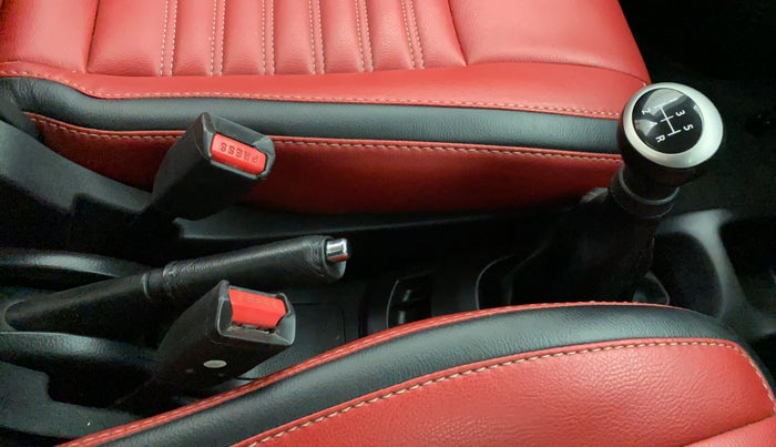 2013 Maruti Wagon R Stingray VXI, Petrol, Manual, 44,576 km, Gear Lever