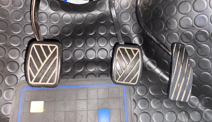 2013 Maruti Wagon R Stingray VXI, Petrol, Manual, 44,576 km, Pedals