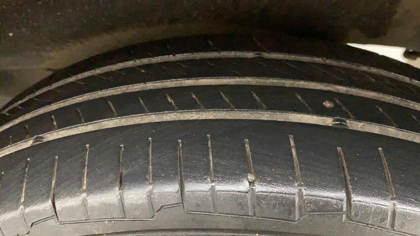 2013 Maruti Wagon R Stingray VXI, Petrol, Manual, 44,576 km, Left Rear Tyre Tread