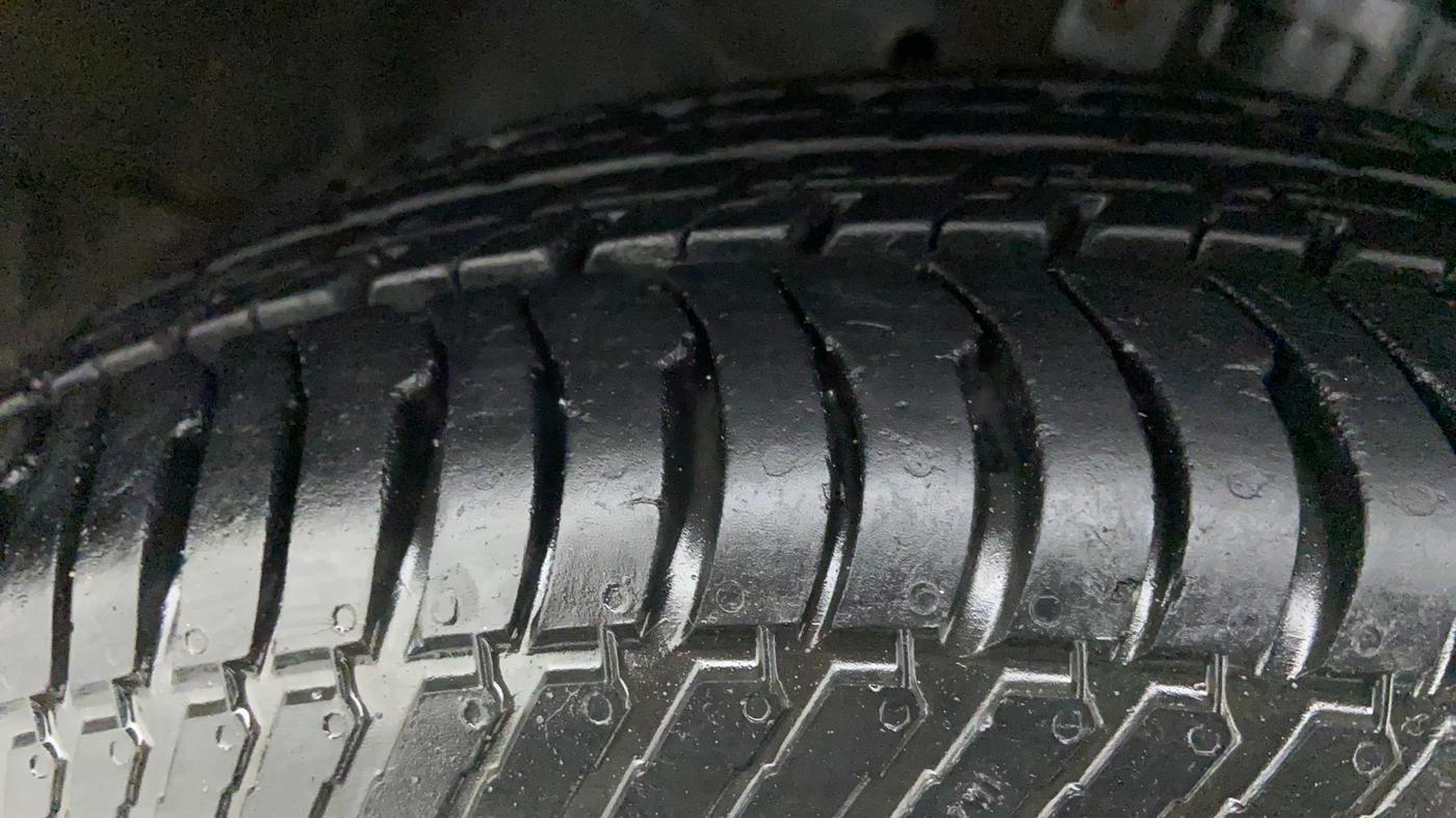 2014 Maruti Swift Dzire VXI 1.2 BS IV, Petrol, Manual, 73,614 km, Right Front Tyre Tread