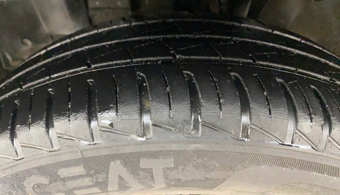 2019 Renault Kwid RXT 1.0 AMT, Petrol, Automatic, 28,718 km, Left Front Tyre Tread