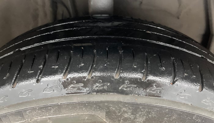 2020 Toyota YARIS G MT, Petrol, Manual, 96,203 km, Right Front Tyre Tread