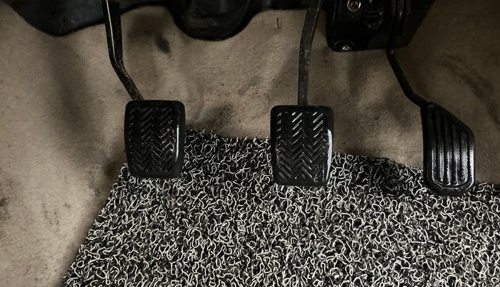 2020 Toyota YARIS G MT, Petrol, Manual, 96,203 km, Pedals