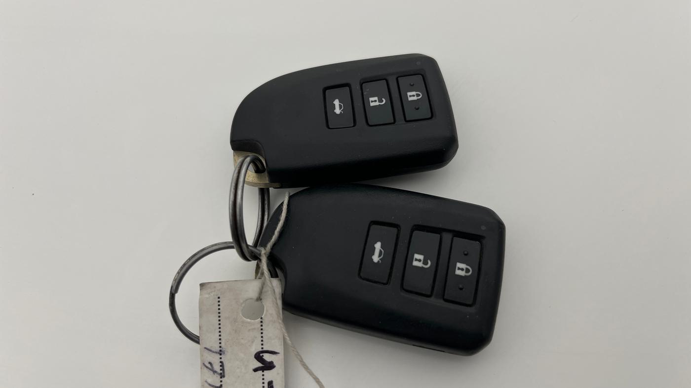 2020 Toyota YARIS G MT, Petrol, Manual, 96,276 km, Key Close Up