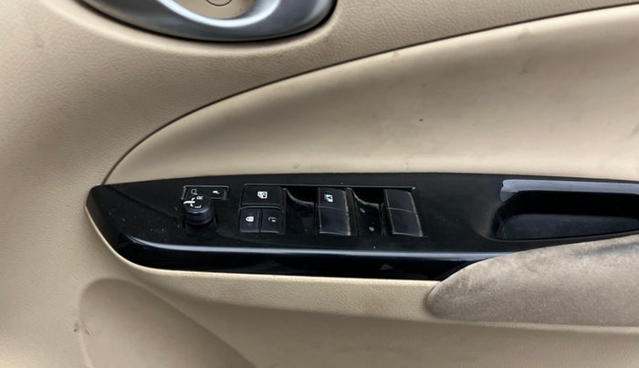 2020 Toyota YARIS G MT, Petrol, Manual, 96,203 km, Driver Side Door Panels Control