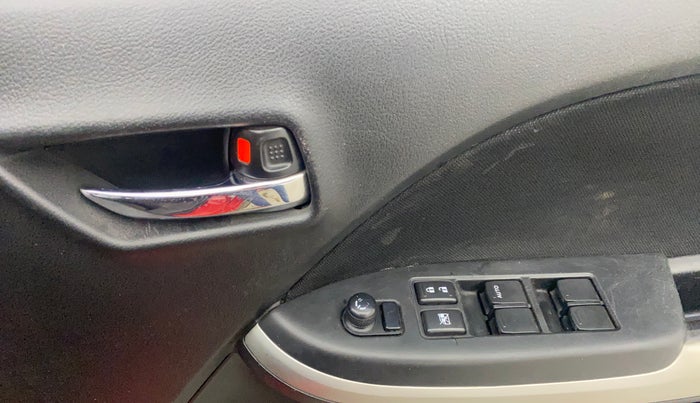 2016 Maruti Baleno DELTA PETROL 1.2, Petrol, Manual, 72,365 km, Driver Side Door Panels Control