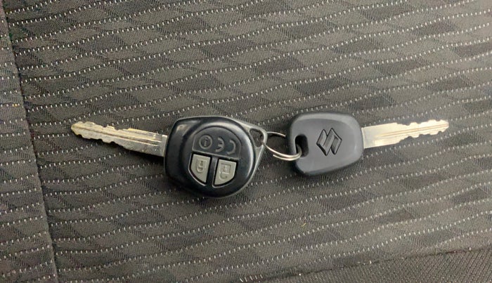 2016 Maruti Baleno DELTA PETROL 1.2, Petrol, Manual, 72,365 km, Key Close Up