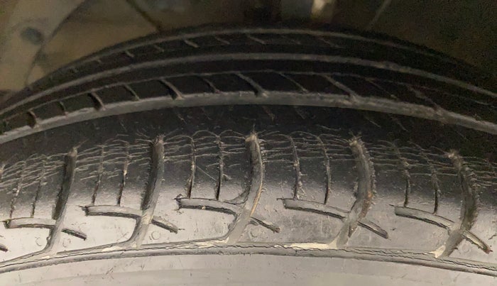 2017 Maruti Baleno DELTA CVT PETROL 1.2, Petrol, Automatic, 38,503 km, Left Front Tyre Tread