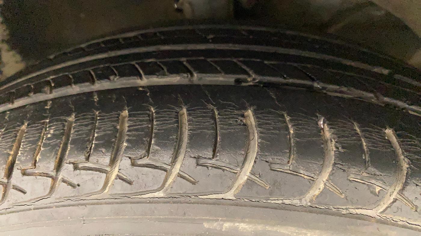 2017 Maruti Baleno DELTA CVT PETROL 1.2, Petrol, Automatic, 38,503 km, Right Front Tyre Tread