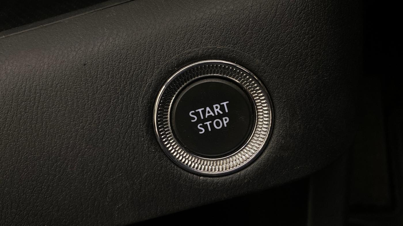 2021 Nissan MAGNITE XV PREMIUM TURBO CVT DUAL TONE, Petrol, Automatic, 41,869 km, Keyless Start/ Stop Button