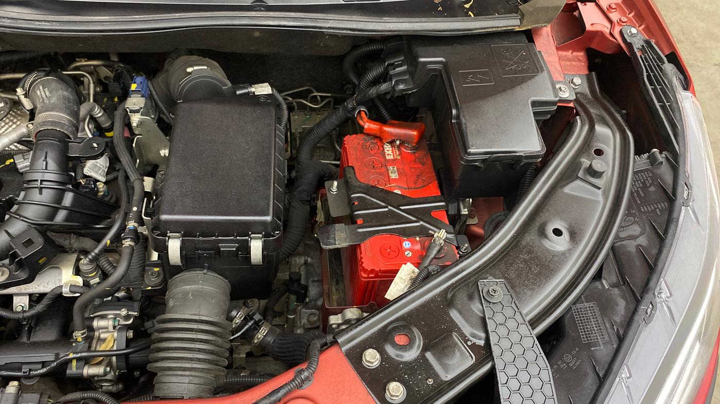 2021 Nissan MAGNITE XV PREMIUM TURBO CVT DUAL TONE, Petrol, Automatic, 41,869 km, Engine View - Left
