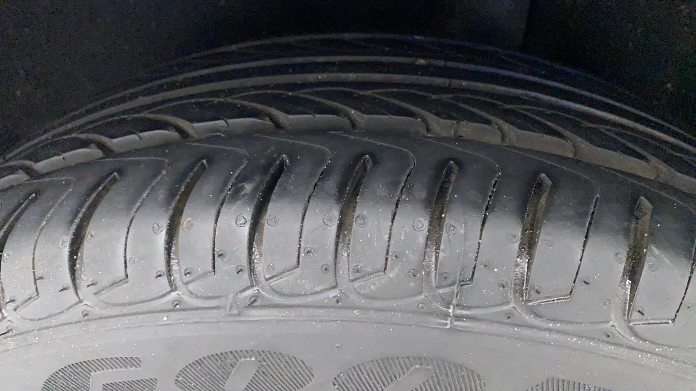 2016 Ford Ecosport TITANIUM 1.5L PETROL AT, Petrol, Automatic, 63,227 km, Left Rear Tyre Tread