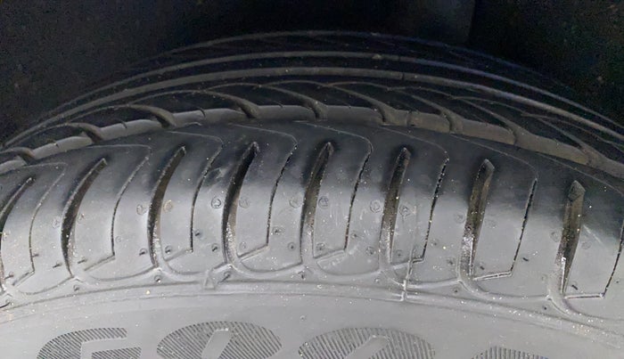 2016 Ford Ecosport TITANIUM 1.5L PETROL AT, Petrol, Automatic, 63,227 km, Left Rear Tyre Tread