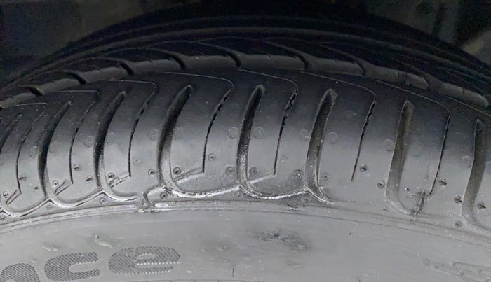 2016 Ford Ecosport TITANIUM 1.5L PETROL AT, Petrol, Automatic, 63,227 km, Right Front Tyre Tread
