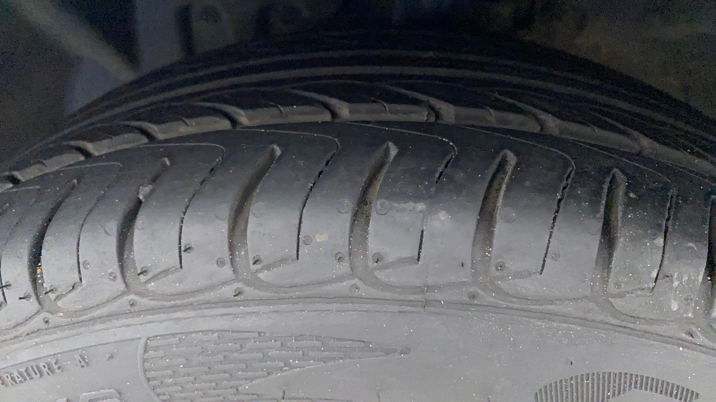 2016 Ford Ecosport TITANIUM 1.5L PETROL AT, Petrol, Automatic, 63,227 km, Left Front Tyre Tread